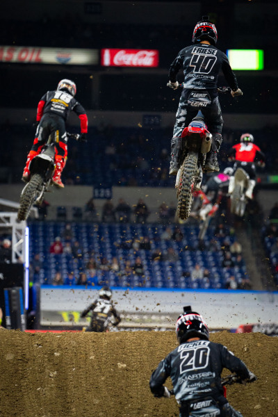 2021-INDIANAPOLIS-ONE-SUPERCROSS_450-Race-Report_1175