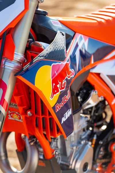 2022-Red-Bull-KTM-Race-Bikes_0023