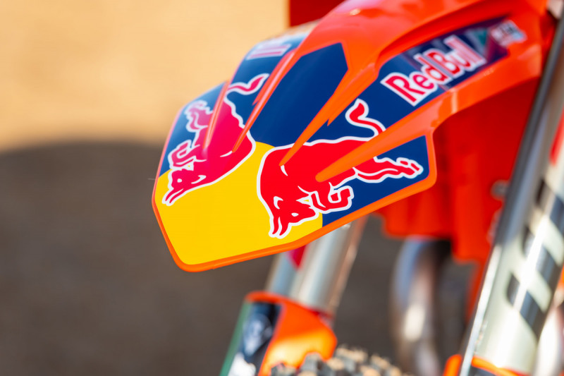 2022-Red-Bull-KTM-Race-Bikes_0031