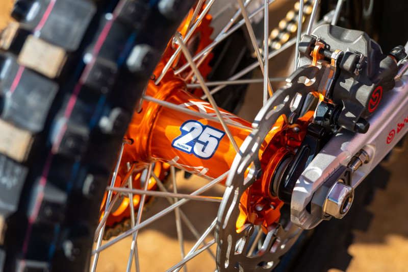 2022-Red-Bull-KTM-Race-Bikes_0038