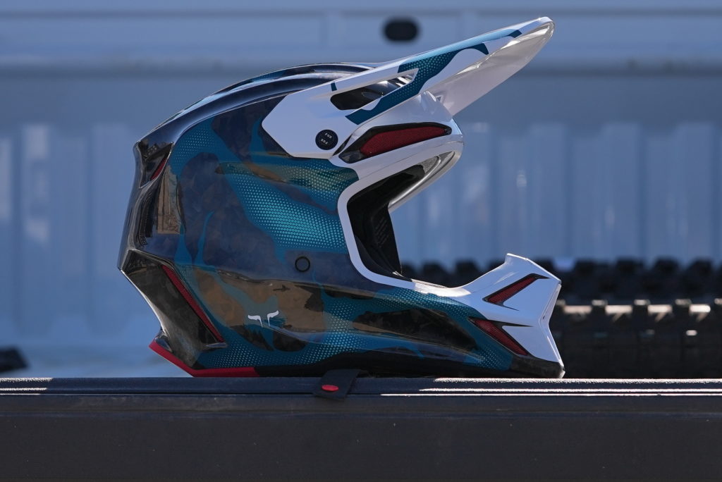 Fox Racing V3 Helmet  Track Tested - Swapmoto Live